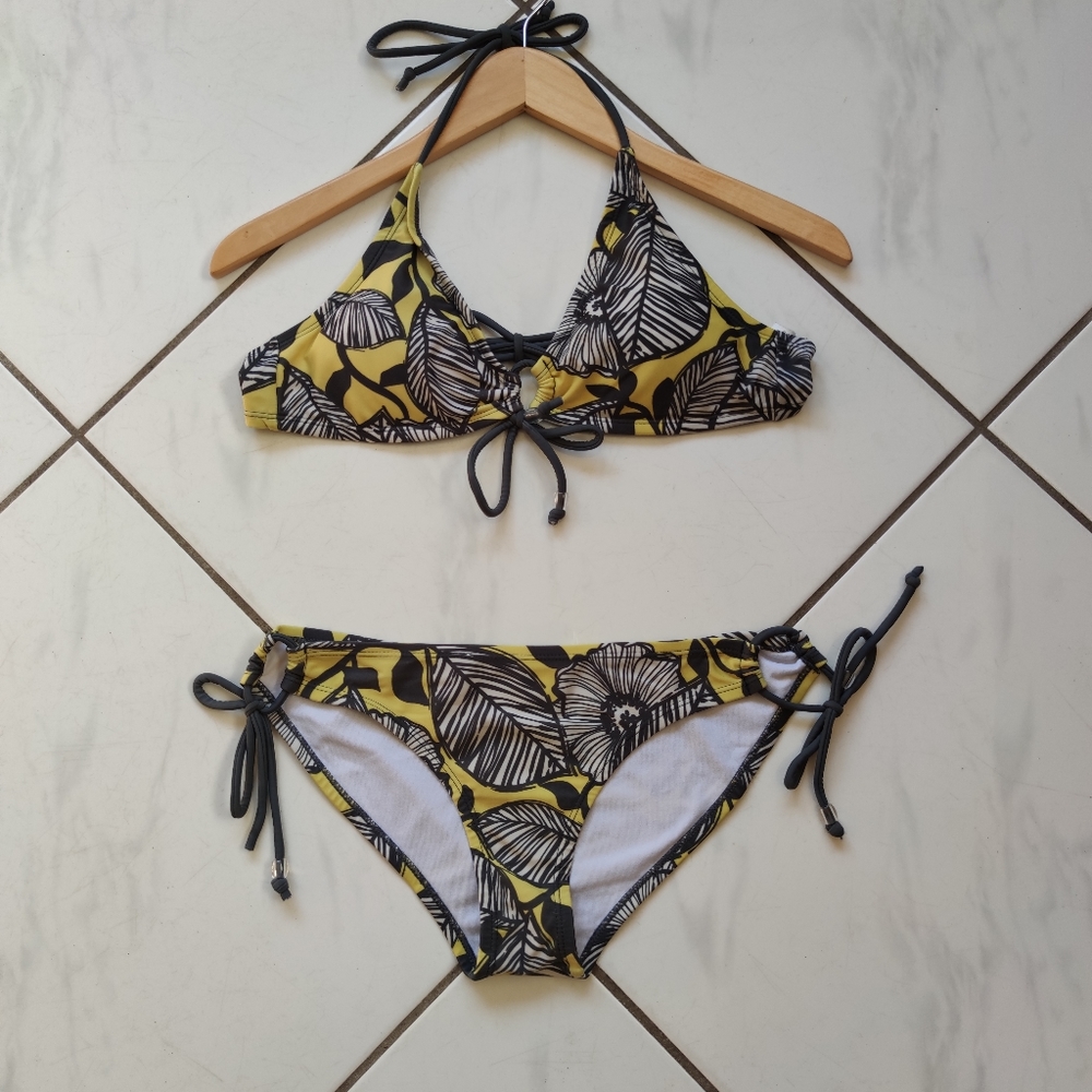 Forever‎ 21 💜 Floral Halter Bikini Padded Swimsuit